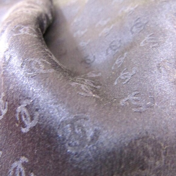 Chanel Silk Interlocking CC Logo Solid Blue White Trim 26" Square Scarf - Picture 7 of 7